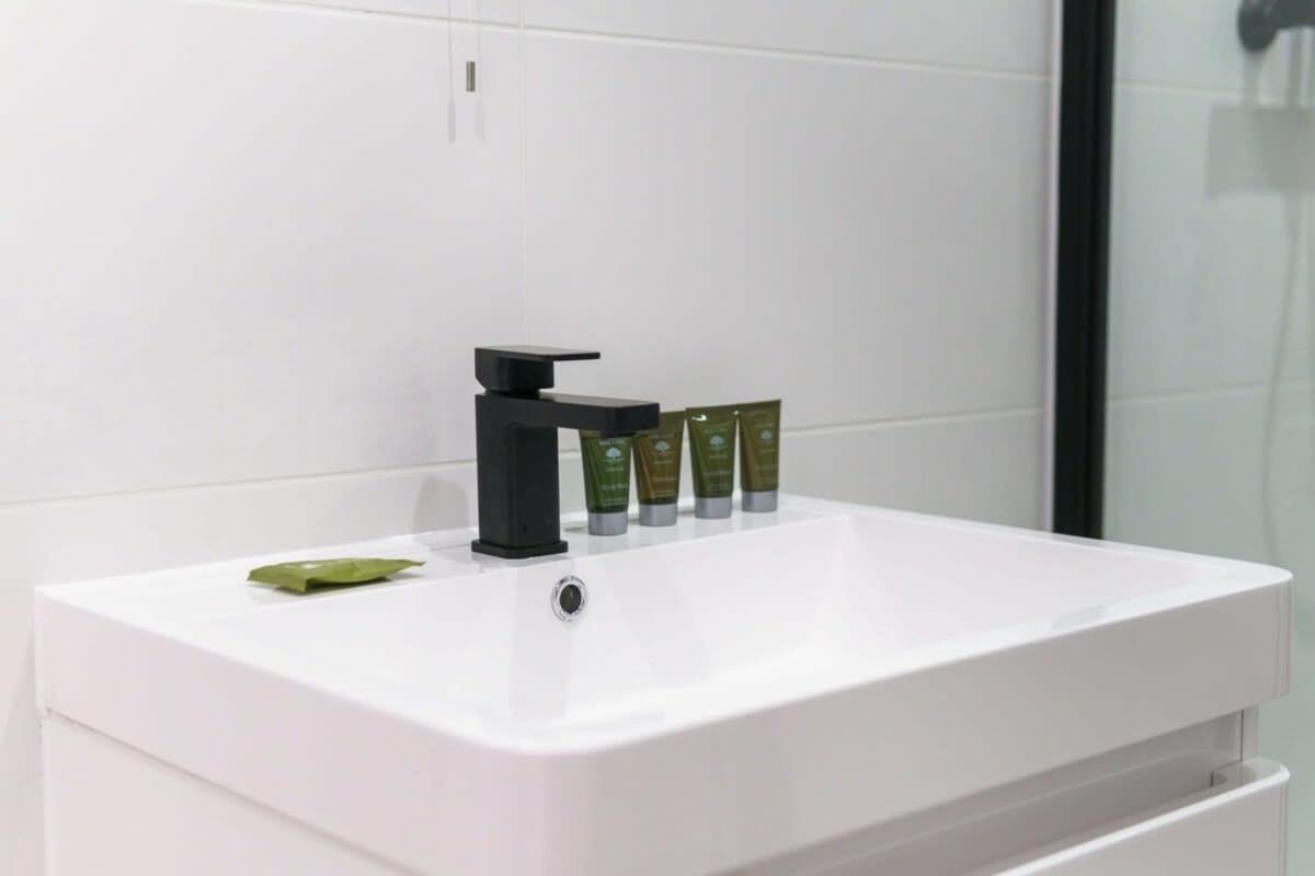 Modern 1 Bedroom Apartment In Preston Centre Exterior foto