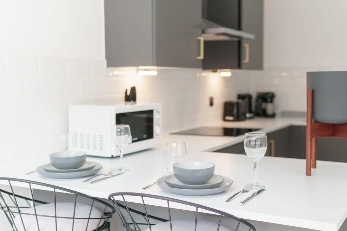 Modern 1 Bedroom Apartment In Preston Centre Exterior foto